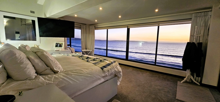 5 Bedroom Property for Sale in Calypso Beach Western Cape